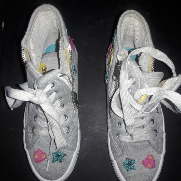 Hi Top Sneakers - Picture 2 of 4